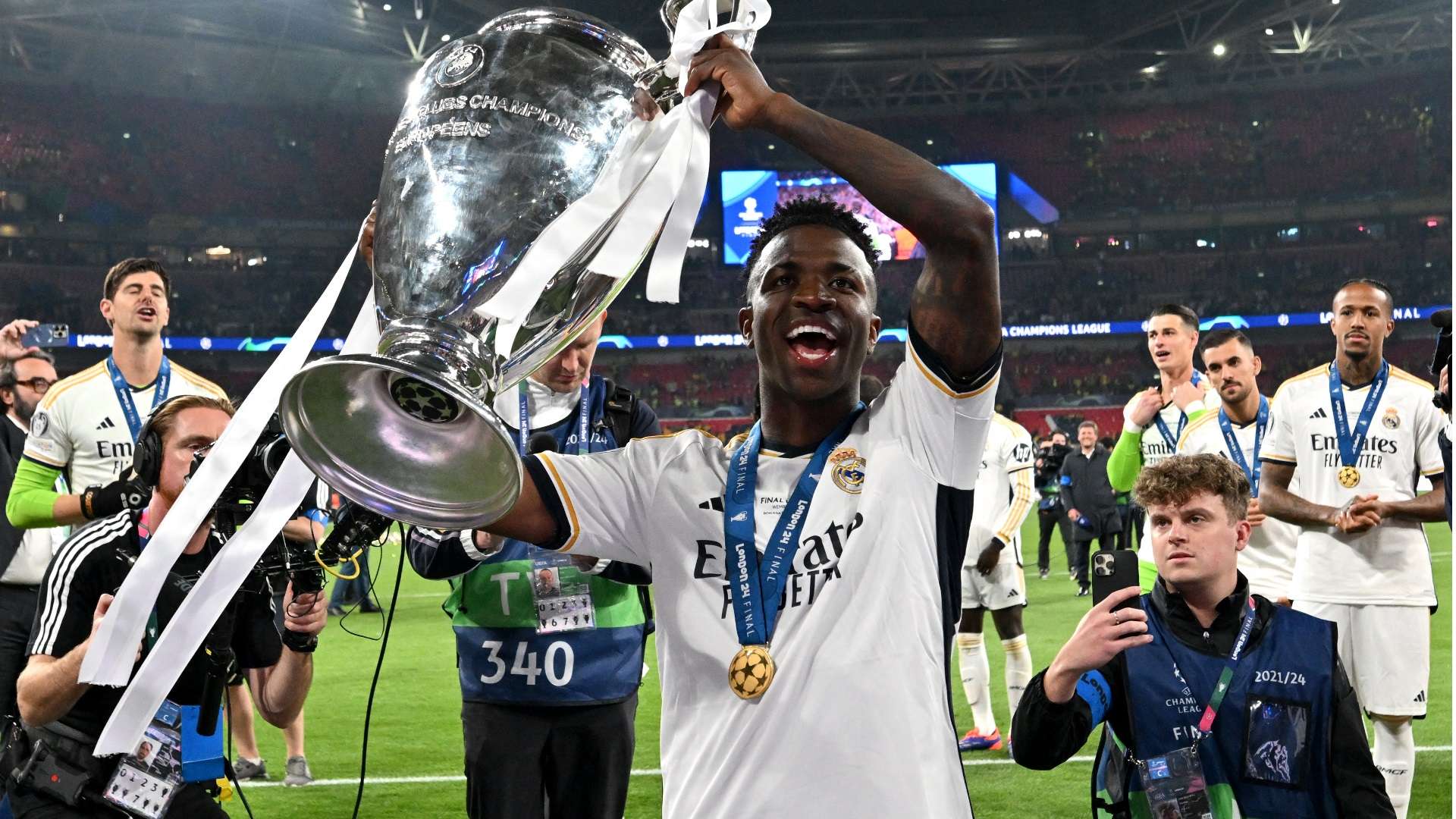 [NBA]技惊四座 欧文上演自抛自扣.